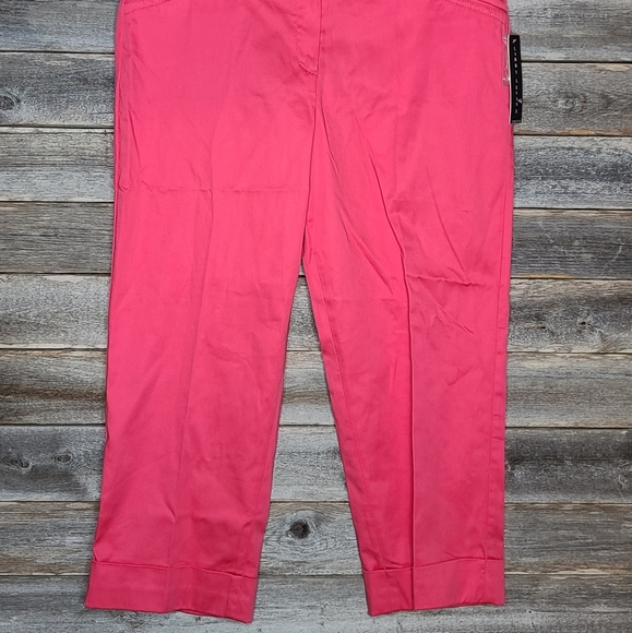 Larry Levine Slim Leg Crop Women's Pants - Picture 5 of 5